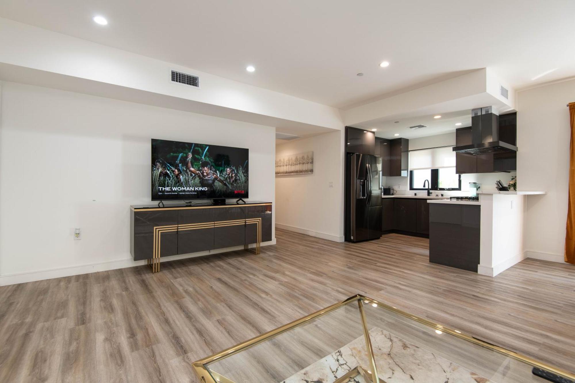 Regency Modern Apartments Glendale Buitenkant foto
