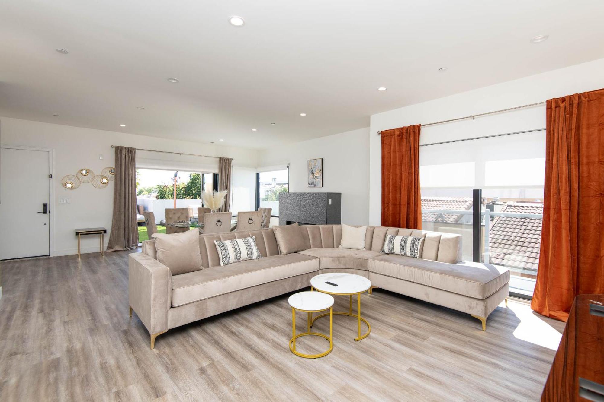 Regency Modern Apartments Glendale Buitenkant foto